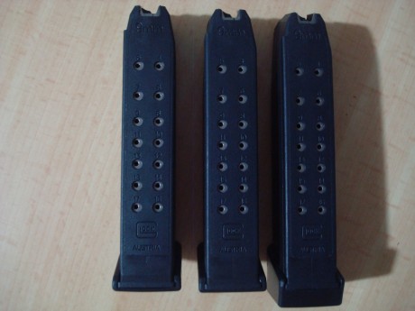  DSC06574.JPG  DSC06575.JPG 

Vendo tres cargadores para la 17, dos nuevos de 17 y uno usado de 17+2. 00