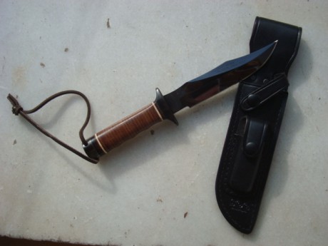 Hola, vendo estas bellezas. 
1-machete Sog Vietnam green beret ( Seki-Japan )  570€
2-machete Al Mar green 00