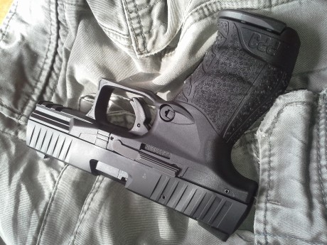 Vendo o cambio,de nuevo, pistola Walther mod. PPQ del 22lr, con dos cargadores, libro, herramientas todo 20