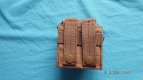 Portagranadas en color coyote.Valido como pequeño bolsito multiuso.

Es de la marca americana CONDOR Tactical, 01