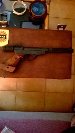 Estupendo ejemplar "vintage" de pistola para competición en galería.

Última de una saga de 01