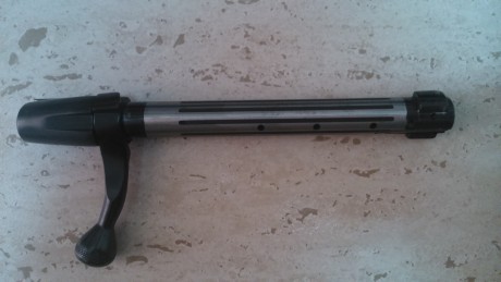 Vendo rifle weatherby vanguard calibre 30-06 con culata pintada en camuflaje boscoso digital, bases de 00