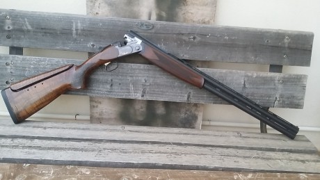 Beretta 682 gold sporting. Cañon de 71cms ventilados con sus cinco chokes originales mas 4 chokes beretta 10