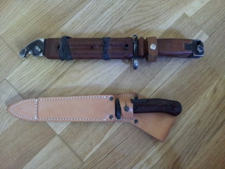SE vende bayoneta AK original del ejercito ruso por 45€ envio incluido 

La bayoneta de Vz58 por 35€ con 00