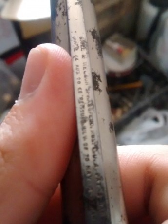 Hola!
En casa hemos encontrado un viejo revólver de los abuelos. Está muy oxidado y estropeado, pero tengo 01