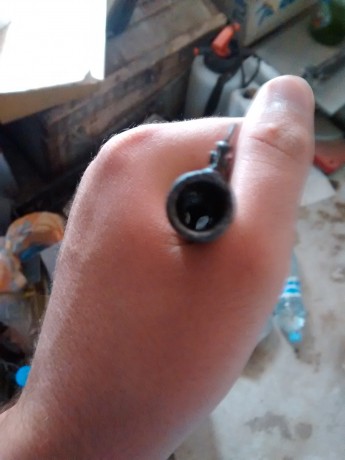 Hola!
En casa hemos encontrado un viejo revólver de los abuelos. Está muy oxidado y estropeado, pero tengo 10