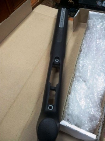 Hola.
Un amigo vende una culata para rifle de precisión. Estaba montada en una acción Remington 700.
Tiene 00