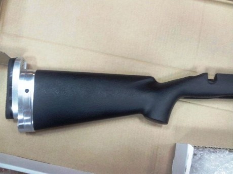 Hola.
Un amigo vende una culata para rifle de precisión. Estaba montada en una acción Remington 700.
Tiene 21