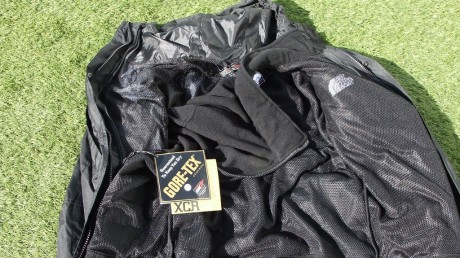 A estrenar. Chaqueta North Face de GORETEX XCR. Talla M. Negra. Con forro polar interior con membrana 10