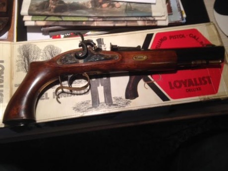 Hola, a ver si me podéis ayudar, me gustaría obtener información de esta pistola de avancarga, es una 30