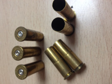 Hola a todos.
Vendo 1500 vainas GECO con un sólo disparo, sin limpiar ni desempistonar, calibre .38 special.
Preferible 10
