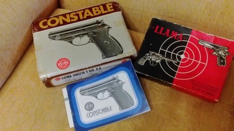 Buenas tardes, 
Vendo estas dos cajas antiguas de Astra Constable y LLama III del  9c , la de la astra 00
