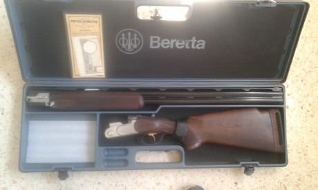 se vende beretta 682 con chokes fijos 76 d cañon maderas al aceite bascula pulida los cañones no estan 02