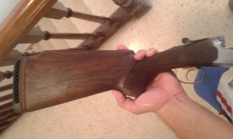se vende beretta 682 con chokes fijos 76 d cañon maderas al aceite bascula pulida los cañones no estan 01