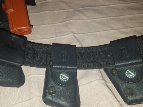 Material IPSC , compuesto por Funda HS para Glock 17, cinturon HS, portacargadores (3) HS, recargador 00