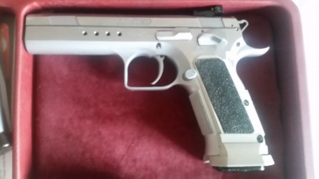 se vende esta pistola 02