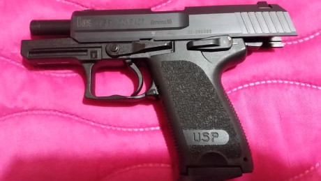 se vende esta pistola como nueva ,sin un rasguño, dos cargadores y caja original  200 euros mas envio, 00