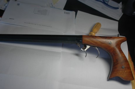 vendo pistola HUNDERHAMMER de arsa vendida 
gracias 00