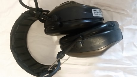 en venta estos cascos,  70  euros mas envio están en Badalona están en perfectas condiciones de estética 02
