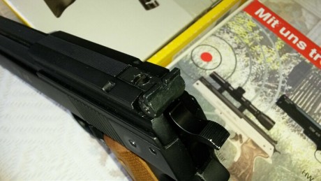 Vendo de manera indivisible un conjunto formado por 2 pistolas Weihrauch. Se trata de una hw 70 calibre 00