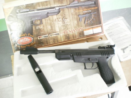 Pues eso,vendo esta pistola de Pistón de gas,en estado seminueva,tiene alrededor de año y medio y no la 10