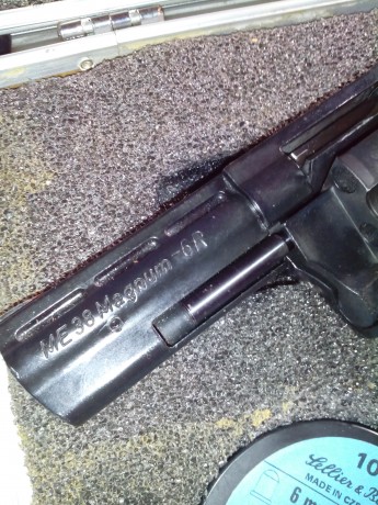 SE VENDE REVOLVER FLOBERT CUNO MELCHER 6MM EN MUY BUEN ESTADO CON MALETIN Y DE REGALO CAJA Y MEDIA DE 00