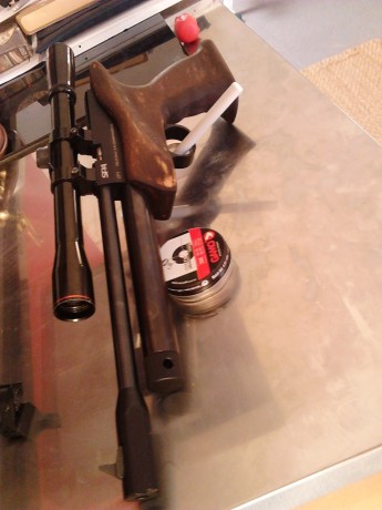 Hola, pongo a la venta por no usar, ya que solo ha tirado un botellin de co2 esta Cp1, tiene el pistolet 10