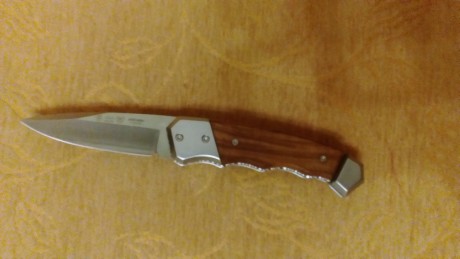 Buenas compañeros
Vendo un Muela modelo Castor ,descatalogado . Es enterizo, con virola de latón y mango 01