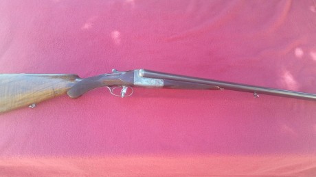 Vendo escopeta jabali, 
calibre 16, 
estractora, 
peso 2.800 kg, 
68 de cañon, 
choques fullchoke y medio 02