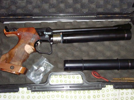 hola
se vende pistola de aire pardini K2 
para competicion 10 mtrs 
lleva 2 botellas 
adaptador de carga
las 20