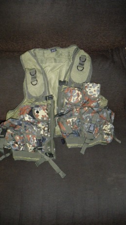 Se vende CHALECO TACTICO FLECKTARN multitalla, muy ajustable,

8 bolsillos
funda interior arma corta
bolsillo 00