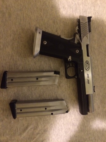 Buenas tardes, un compañero del club me pide que le ponga a la venta esta preciosidad de pistola, una 02