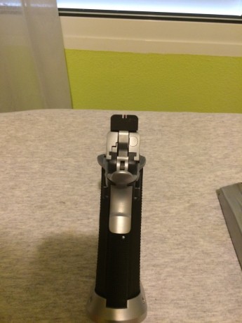 Buenas tardes, un compañero del club me pide que le ponga a la venta esta preciosidad de pistola, una 00