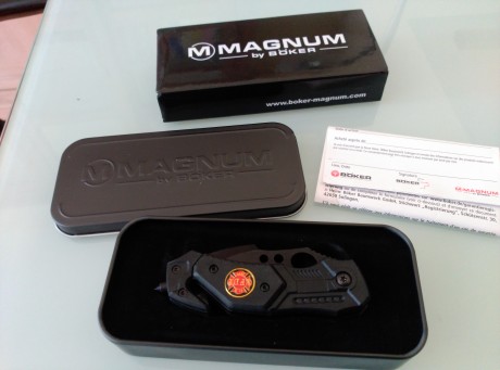 Vendo navaja nueva a estrenar, sin usar para nada de nada, nunca sacada de su funda salvo para mirarla 01