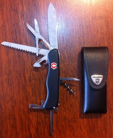 Navaja multiusos en perfecto estado(nunca usadas las herramientas) +Funda 30€ más portes.Gracias 00