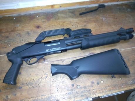 Vendo escopeta táctica marca SKINGER
Calibre 12 magnun
Dos culatas (táctica plegable y de plastico/fibra)
Prácticamente 02