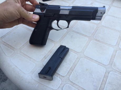 Vendo pistola m82 con carro y cañon de la m87, la pistola está impecable y tiene muy buena precisión. 01