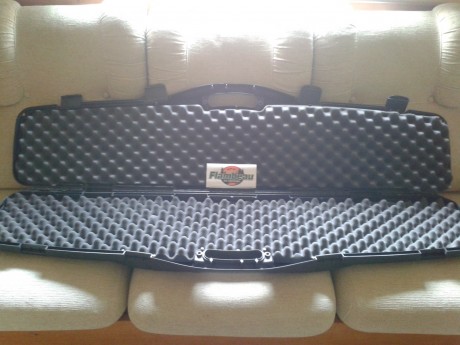   Vendo Maletín Rígido FLAMBEAU (Fabricado en USA) de gran calidad, no ha sido usado (comprobable) con 02