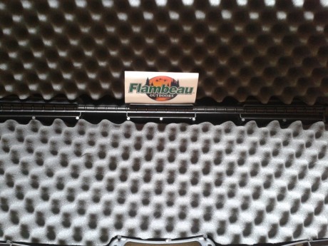   Vendo Maletín Rígido FLAMBEAU (Fabricado en USA) de gran calidad, no ha sido usado (comprobable) con 01
