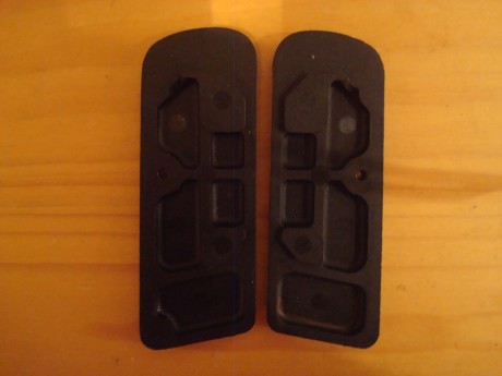  DSC06624.JPG  DSC06626.JPG 
Cachas para FN 1922 en estado nuevo. 45€ con envío en península. 00
