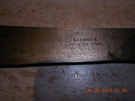 Hace años compré en un mercadillo este cuchillo alemán, en otro foro me dijeron que era original de la 01