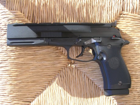Muy buenas a todos.
De nuevo pongo a la venta una de mis armas.
En este caso se trata de una Beretta 87 10