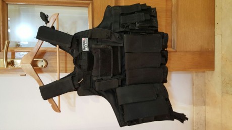 IMG-20150829-WA0020.jpg 

Ciras de la marca Swiss arms con sistema Molle y Camelback. Forro interior 02