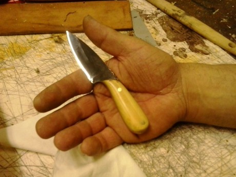Estas son mis piezas de Juan Martínez de cuchillos J&V.
He sacado las fotos por separado según los 141