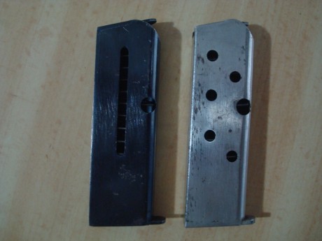  DSC06631.JPG  DSC06632.JPG 
Cargadores para Star H . 40€ con envío en península (cada uno). 01