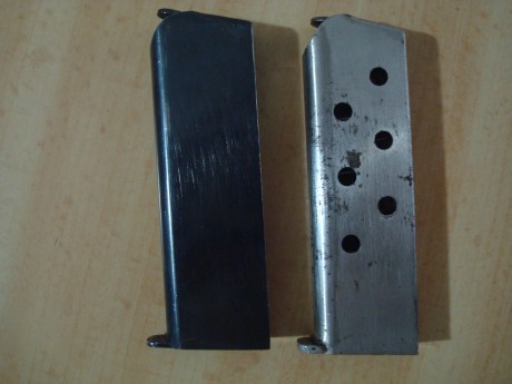  DSC06631.JPG  DSC06632.JPG 
Cargadores para Star H . 40€ con envío en península (cada uno). 00