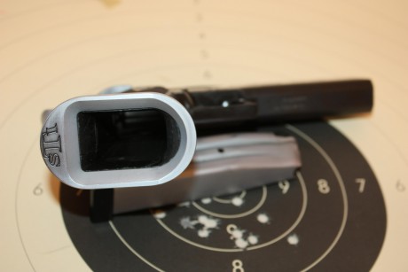 Buenas tardes, un compañero del club me pide que le ponga a la venta esta preciosidad de pistola, una 101