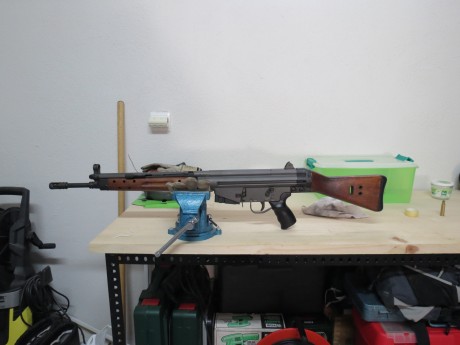 Vendo Cetme C calibre 307 muy cuidado.
Solo ha tirado una caja para probarlo.
Esta guiado con la licencia 00