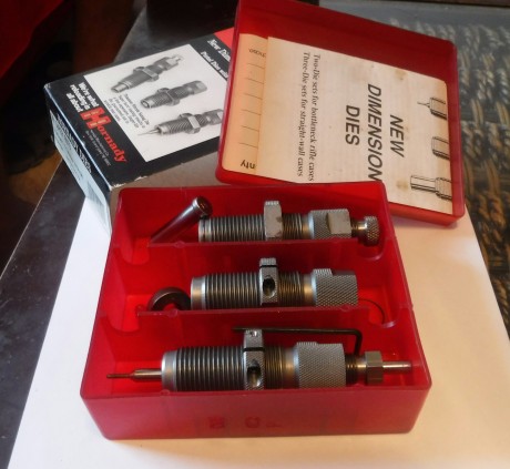Se venden varios dies de la marca rcbs y hornady de diferentes calibres. Estan nuevos en perfecto estado 02