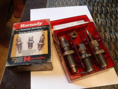 Se venden varios dies de la marca rcbs y hornady de diferentes calibres. Estan nuevos en perfecto estado 01